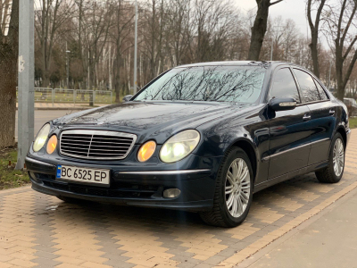 Фото: Mercedes E500 2003