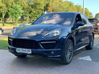Фото: Porsche Cayenne GTS 2015
