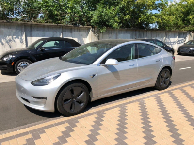 Фото: Tesla Model 3 long Range 2018