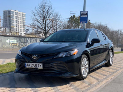Фото: Toyota  Camry 2018